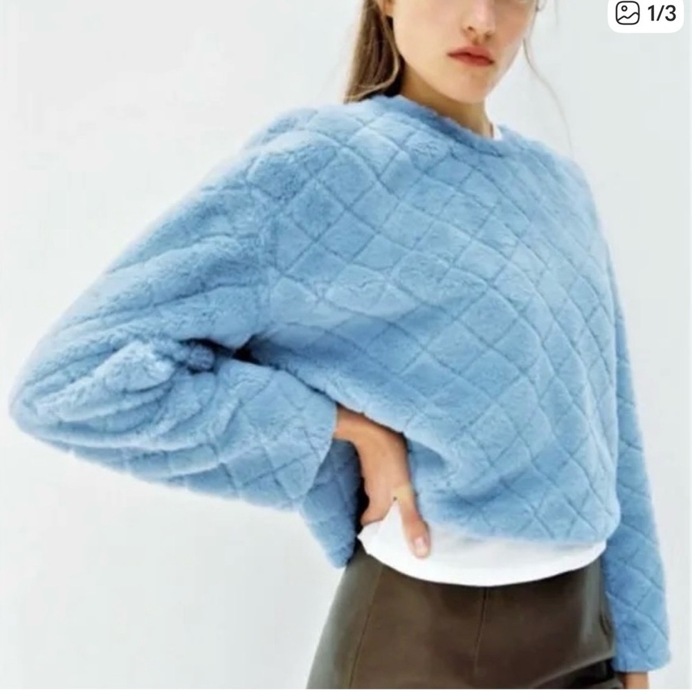 ZARA Blue Faux Fur Oversized Cropped
Top Long Sleeve